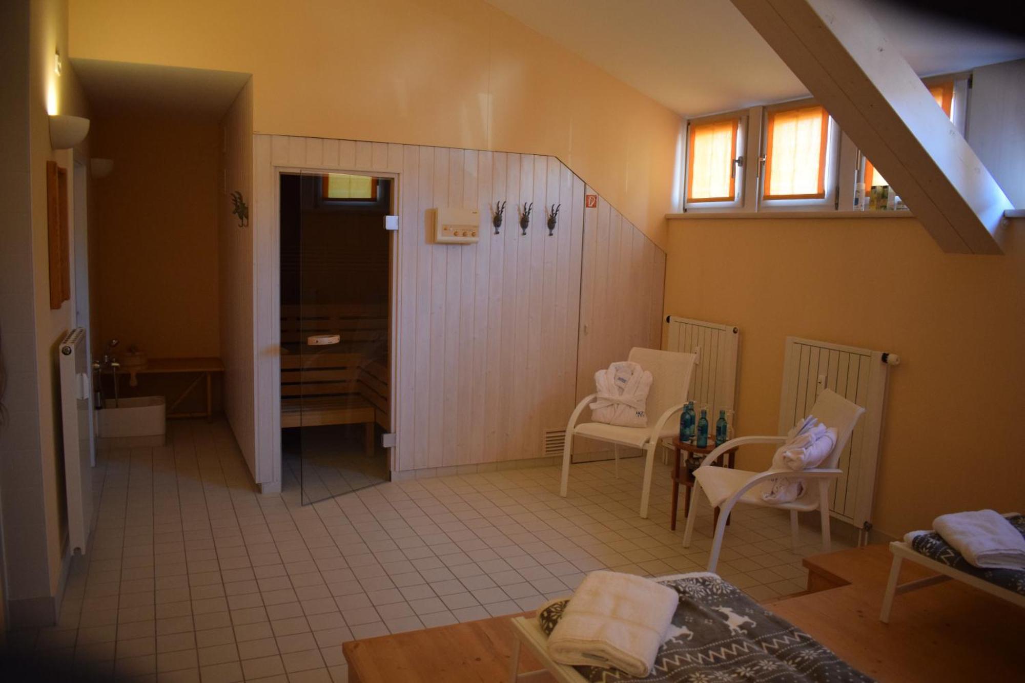 Akzent Hotel Goldner Hirsch Kamenz Esterno foto