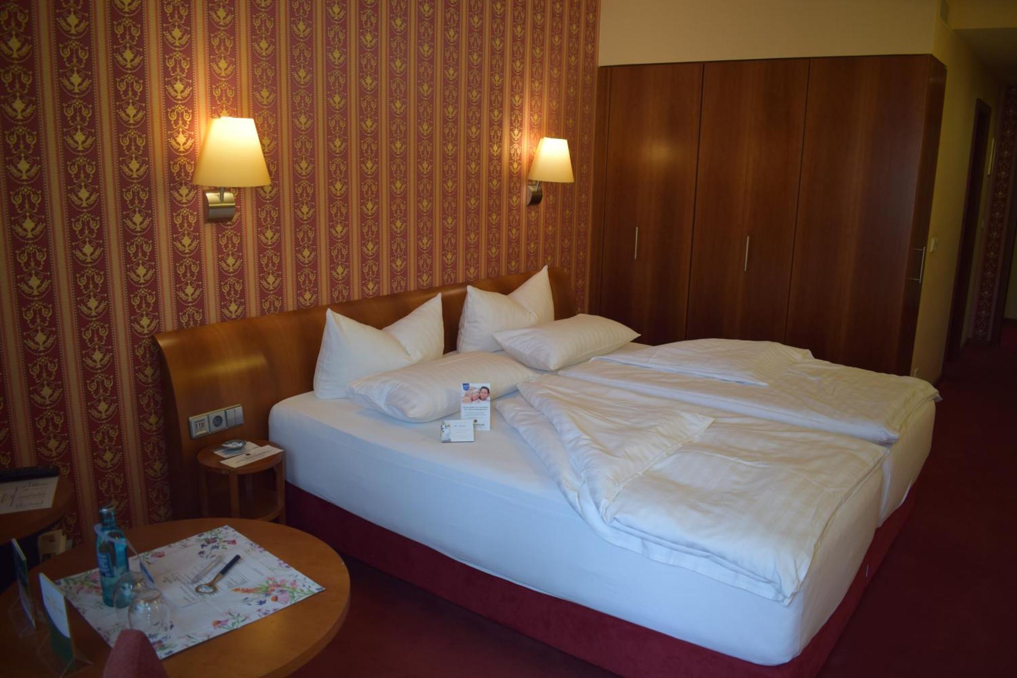 Akzent Hotel Goldner Hirsch Kamenz Esterno foto