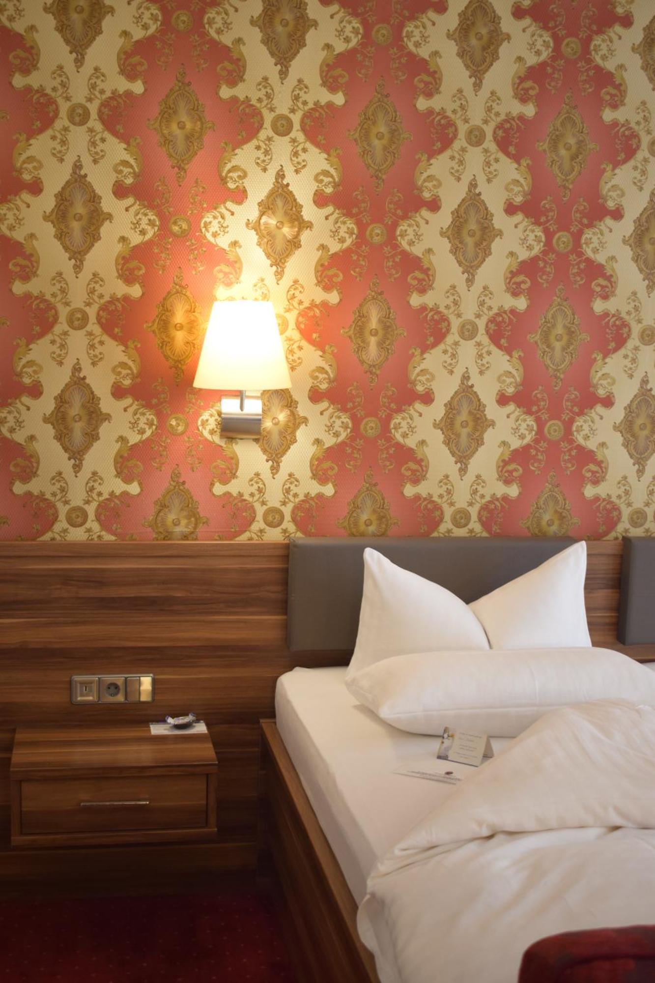 Akzent Hotel Goldner Hirsch Kamenz Esterno foto