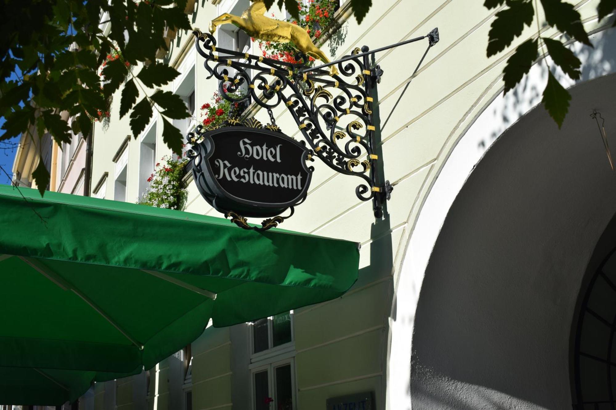 Akzent Hotel Goldner Hirsch Kamenz Esterno foto
