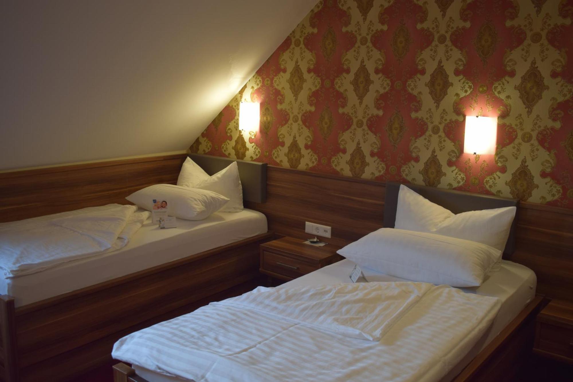 Akzent Hotel Goldner Hirsch Kamenz Esterno foto