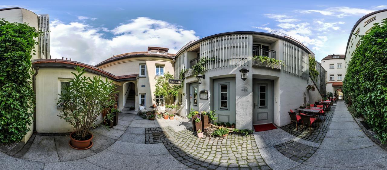 Akzent Hotel Goldner Hirsch Kamenz Esterno foto