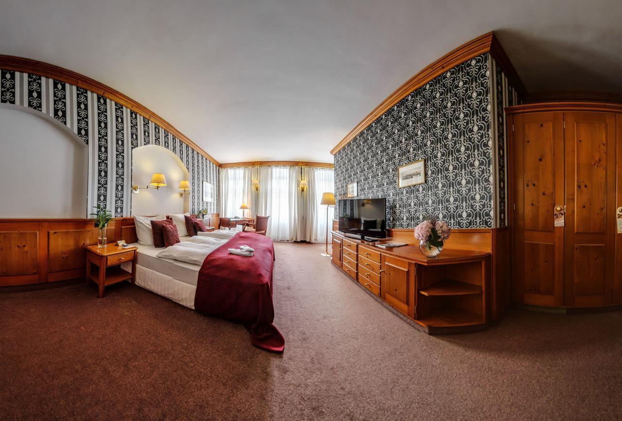 Akzent Hotel Goldner Hirsch Kamenz Esterno foto